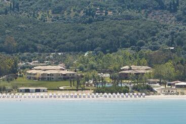 استراحتگاه Grecotel Luxme Costa Botanica