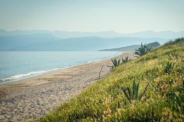 استراحتگاه Grecotel Luxme Costa Botanica