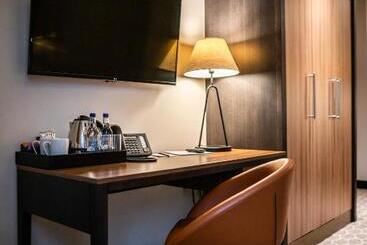 استراحتگاه The Warwickshire Hotel And Country Club