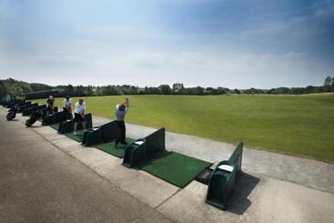 استراحتگاه The Warwickshire Hotel And Country Club