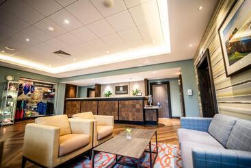 استراحتگاه The Warwickshire Hotel And Country Club