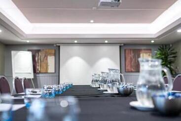 استراحتگاه The Warwickshire Hotel And Country Club