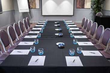 استراحتگاه The Warwickshire Hotel And Country Club