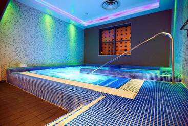 استراحتگاه The Warwickshire Hotel And Country Club