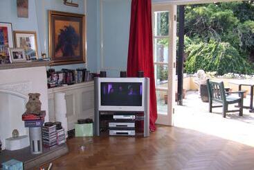 Roseview B & B