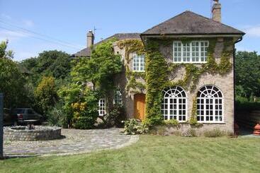 Roseview B & B