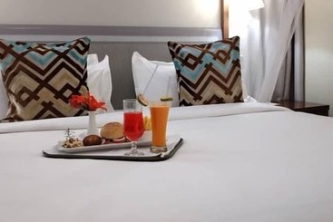 هتل آپارتمان Serendib Suites And Conference Center