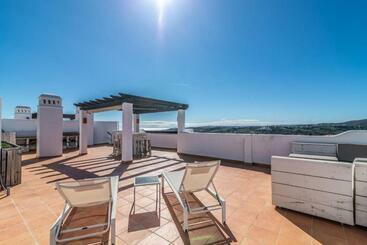 Casares Golf Sea Apartment Ref M10 - Casares