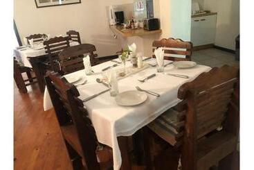 Aquarius Bed And Breakfast