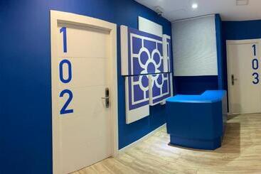 تختخواب و صبحانه Casual Blue