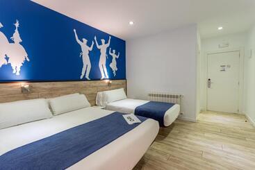 Bed and Breakfast Casual Blue