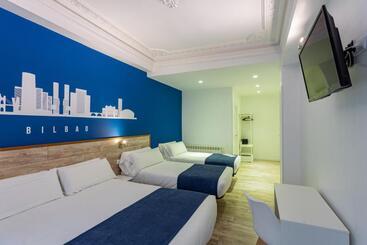 Bed and Breakfast Casual Blue