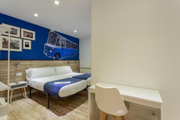 Bed and Breakfast Casual Blue