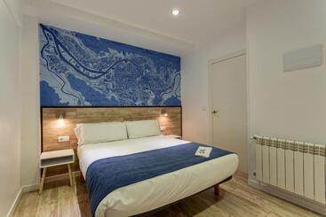 Bed and Breakfast Casual Blue
