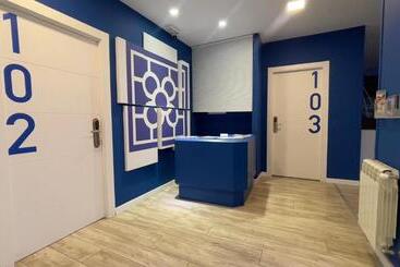 Bed and Breakfast Casual Blue