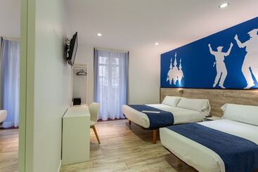 Bed and Breakfast Casual Blue