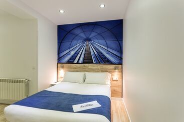 Bed and Breakfast Casual Blue