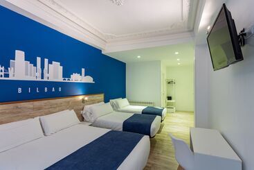 Bed and Breakfast Casual Blue