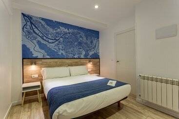 Bed and Breakfast Casual Blue