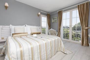 تختخواب و صبحانه Cella Boutique Hotel & Spa