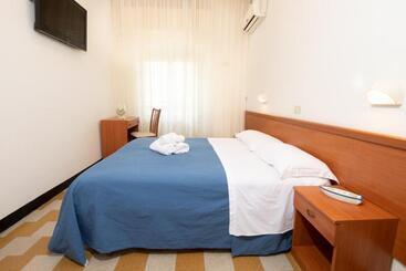 هتل B&b Italia