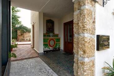 Hotelli Case Giannone
