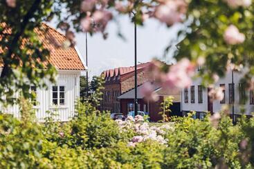هتل L Hamngatan 27