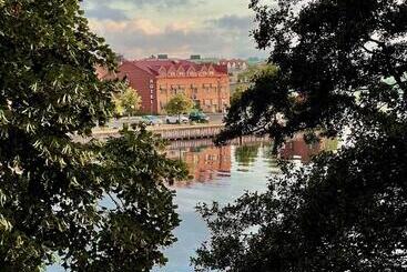 هتل L Hamngatan 27
