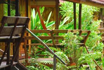 هتل Lanta Pearl Beach Resort
