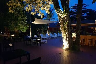 هتل Lanta Pearl Beach Resort