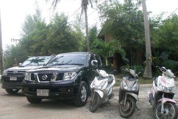 هتل Lanta Pearl Beach Resort