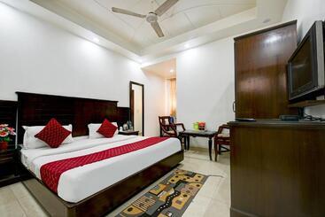 هتل Legend International Near New Delhi Railway Station