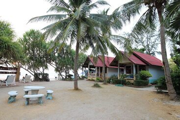 هتل Lanta Villa Resort