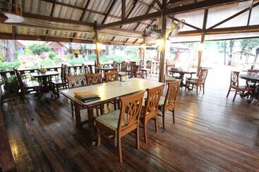 هتل Lanta Villa Resort