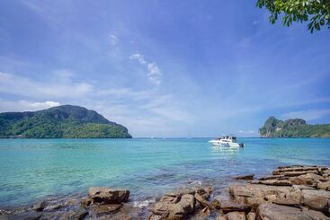 هتل Phi Phi Cozy Seafront Resort