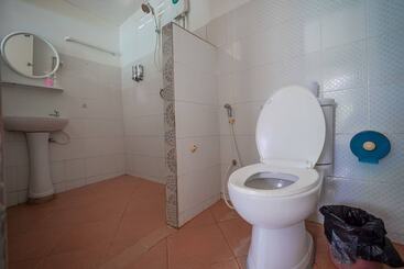 هتل Phi Phi Cozy Seafront Resort