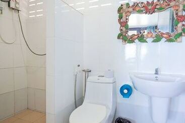 هتل Phi Phi Cozy Seafront Resort
