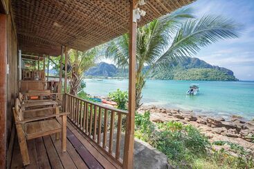 هتل Phi Phi Cozy Seafront Resort