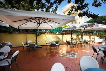 هتل Villa Serena