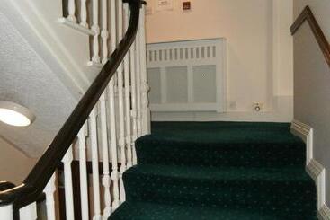 Ilenroy House B&b