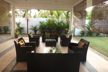 پانسیون Rumah Putih Near Klia & Xiamen University