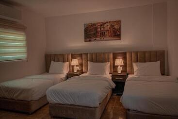 هتل Petra Jewel Luxury