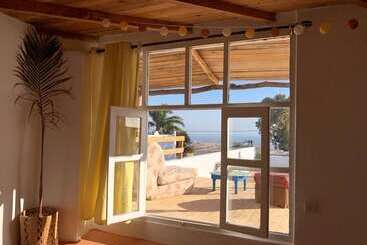 هاستل Surf House Lodge