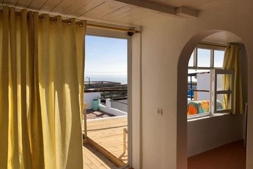 هاستل Surf House Lodge