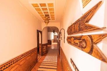 تختخواب و صبحانه Riad Rihana Tamlalte