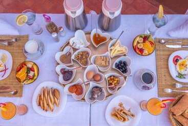 تختخواب و صبحانه Riad Rihana Tamlalte