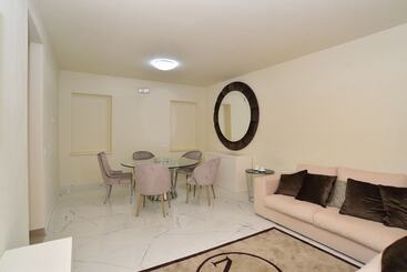مسافرخانه M2