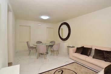 مسافرخانه M2