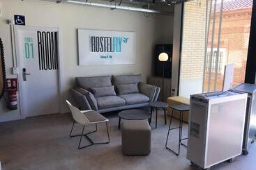 Hostelfly
