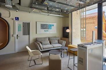 Hostelfly